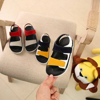 Спортно-ежедневни детски сандали в два цвята с лепенки
