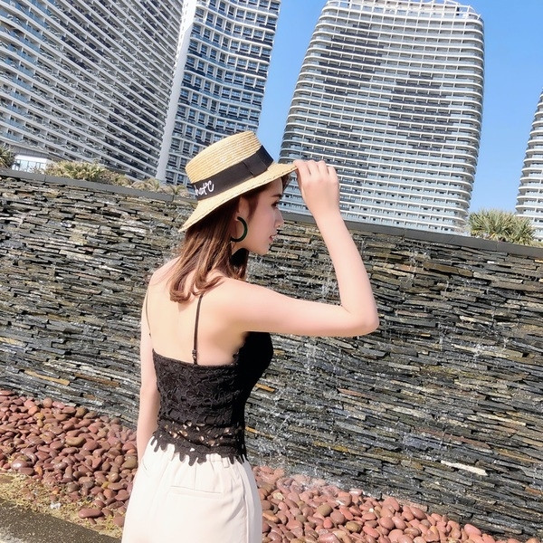 Maieu de damă din dantelă cu motive florale în alb-negru