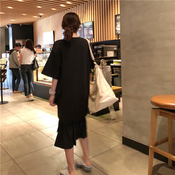 Γυναικείο φόρεμα με μανίκι 3/4 σε ελεύθερο στυλ σε γκρι και μαύρο χρώμα