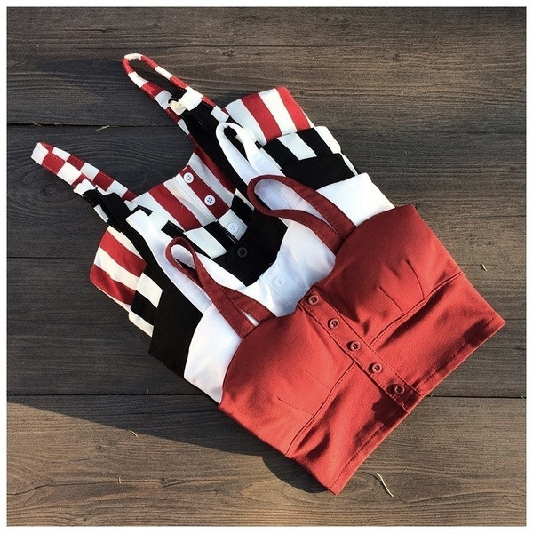 Top dama in mai multe culori cu nasturi decorativi