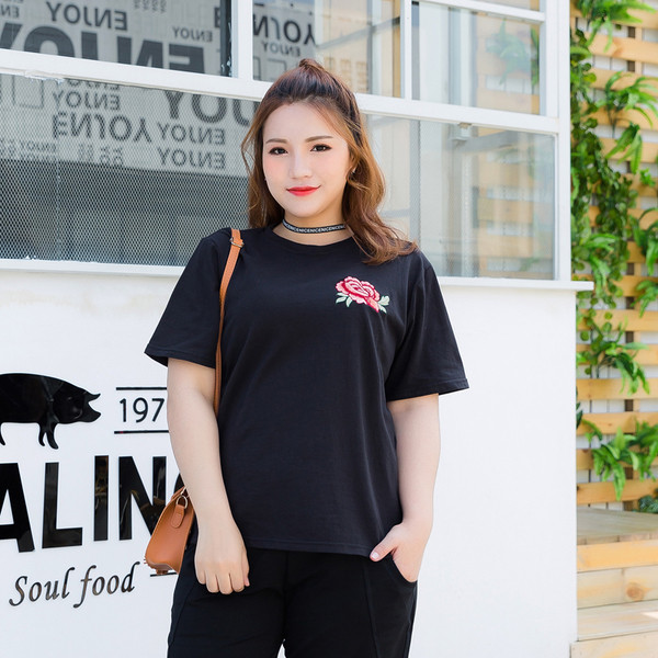 Tricou dama cu maneca scurta marimi MAXI alb-negru cu broderie trandafiri