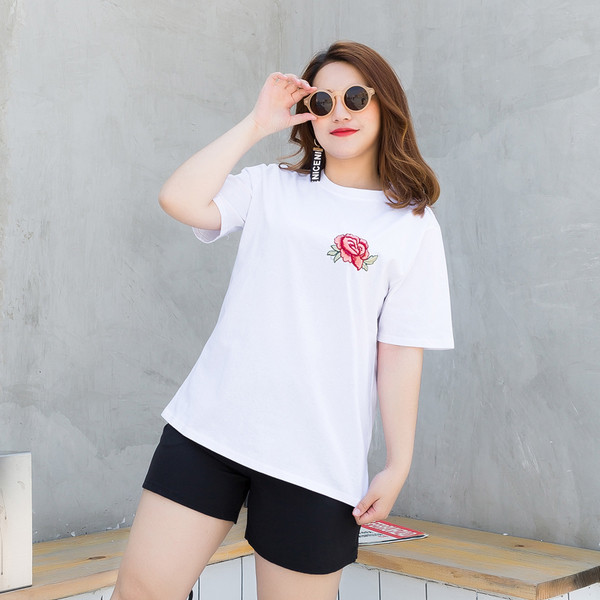 Tricou dama cu maneca scurta marimi MAXI alb-negru cu broderie trandafiri