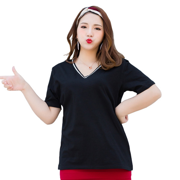 ΜΑΧΙ βαμβακερή γυναικεία  μπλούζα σε μαύρο χρώμα με λαιμόκοψη