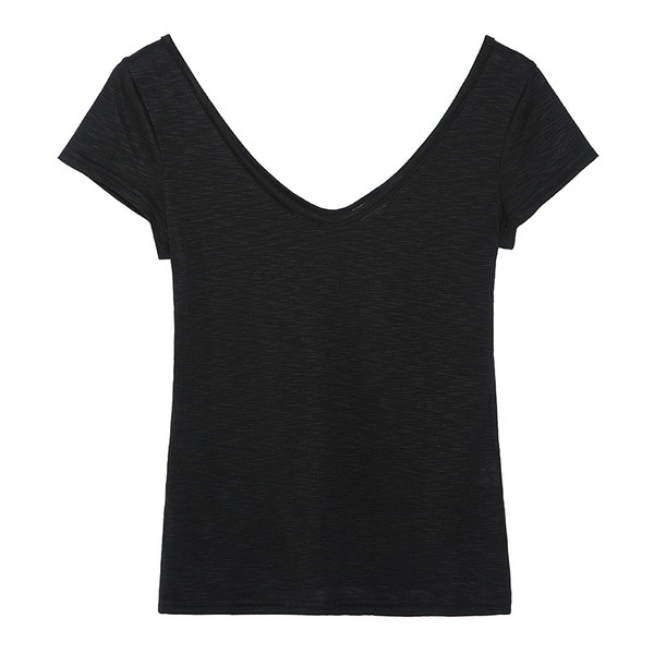 Γυναικείο μπλουζάκι σε μαύρο και άσπρο με βαθύ λαιμόκοψη