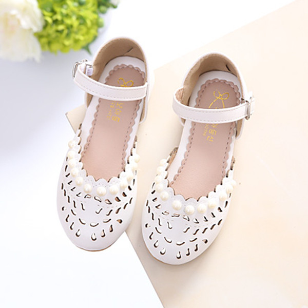 Παιδικά σανδάλια για κορίτσια σε τρία χρώματα με διακοσμητικά μαργαριτάρια