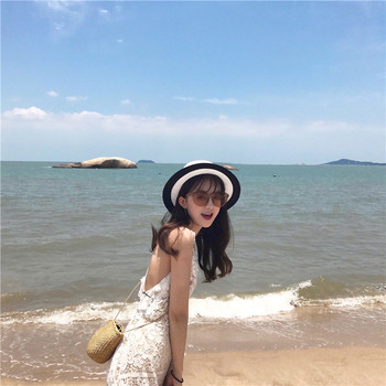 Γυναικείο φόρεμα με δαντέλα σε λεύκο χρώμα