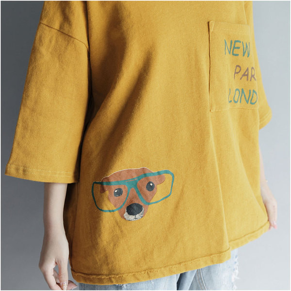 Tricou de damă mărimea MAXI cu mâneci scurte aplicate câine și buzunar în trei culori