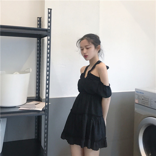 Καθημερινό γυναικείο φόρεμα  με πέτρες σε κόκκινο και μαύρο χρώμα