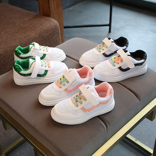 Sport és mindennapi gyerek tornacipő fiúknak nyakkendővel és matricával