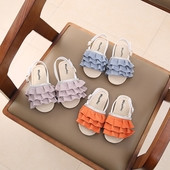 Παιδικά σανδάλια με επίπεδη σόλα σε τρία χρώματα