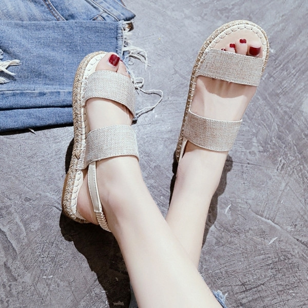 Lapos talpú női szandál két színben