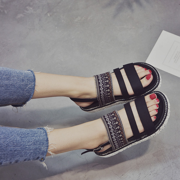 Sandale de dama din stofa cu broderie in negru si roz