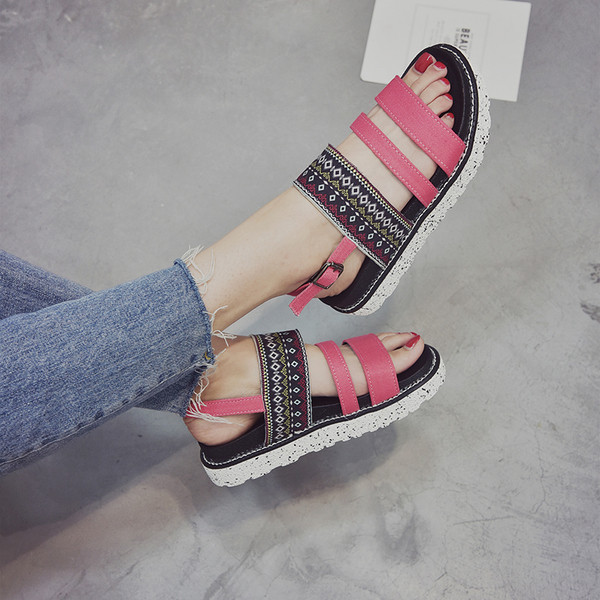 Sandale de dama din stofa cu broderie in negru si roz