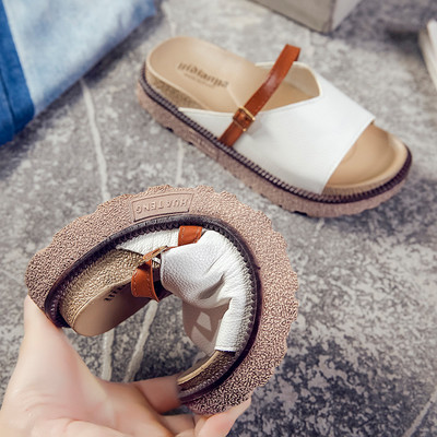 Κομψές γυναικείες παντόφλες σε τρία χρώματα