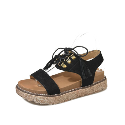 Ενδιαφέρουσα μοντέρνα γυναικεία σανδάλια με κορδόνια σε γκρι και μαύρο χρώμα