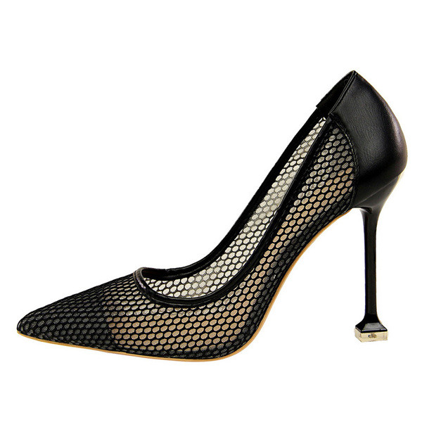 Γυναικεία παπούτσια με λεπτό τακούνι σε διάφορα χρώματα