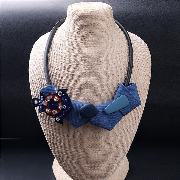 Colier de dama in doua culori - trei modele