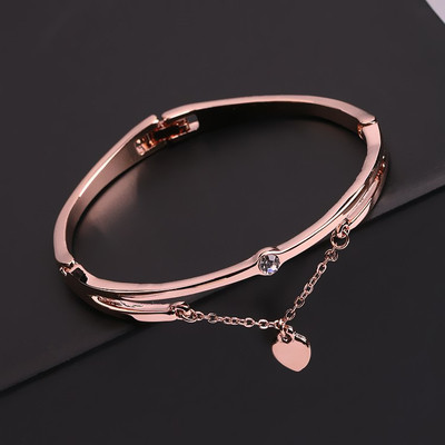 Bratara de dama in diferite modele cu pandantive si pietre decorative