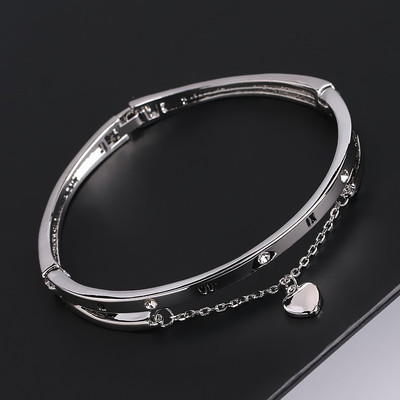 Bratara de dama in diferite modele cu pandantive si pietre decorative