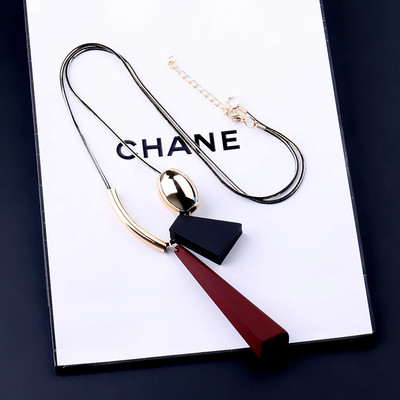 Γυναικείο κολιέ με διαφορετικά μενταγιόν από χρωματιστές πέτρες