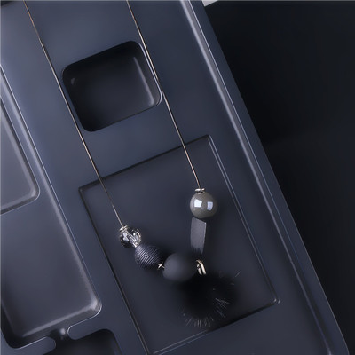 Γυναικείο κολιέ με διαφορετικά μενταγιόν από χρωματιστές πέτρες