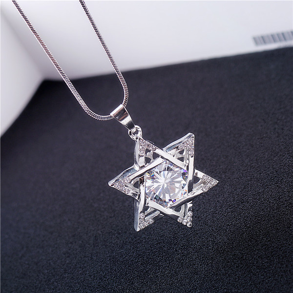 Γυναικείο κολιέ με διαφορετικά μενταγιόν από χρωματιστές πέτρες