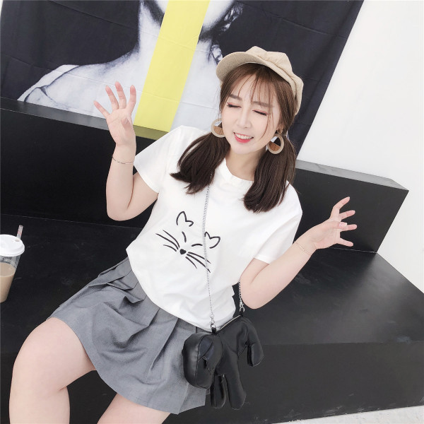 Tricou dama marimi MAXI cu decolteu O si aplicatie in alb si negru