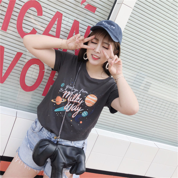 Γυναικείο καθημερινό μπλουζάκι MAXI μέγεθος  σε λευκό και γκρι χρώμα 