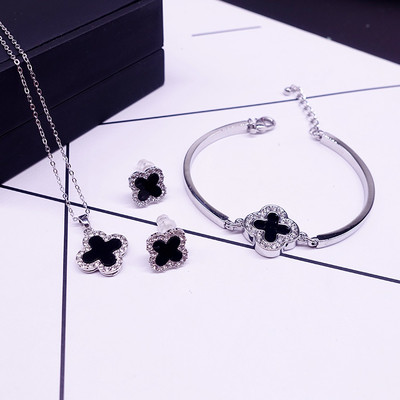 Γυναικείο σετ σε τρία μέρη σε διάφορα σχέδια - σκουλαρίκια, κολιέ και βραχιόλι