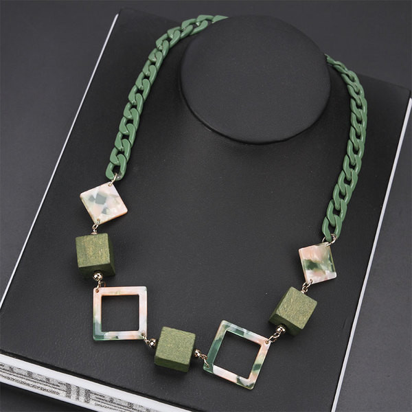 Colier de dama cu pietre patrate colorate - doua culori