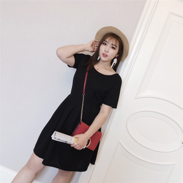 Γυναικείο φόρεμα μέγεθος MAXI σε μαύρο χρώμα με εντυπωσιακή πλάτη