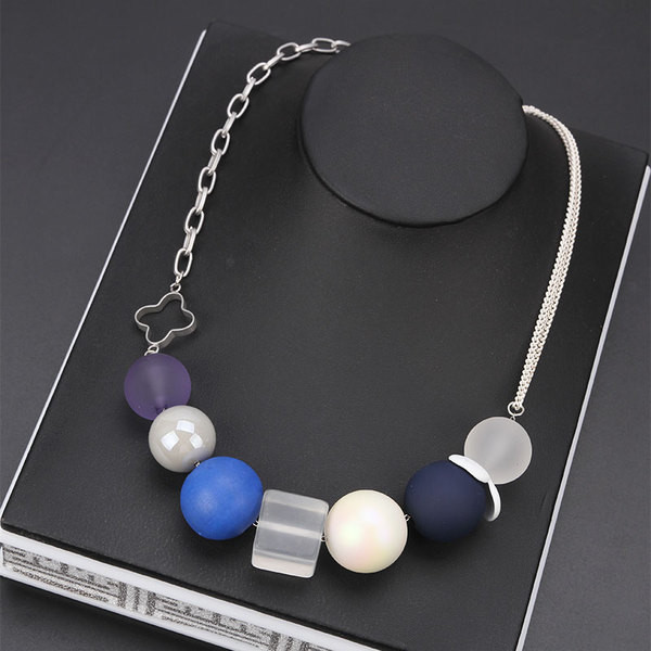 Γυναικείο κομψό κολιέ με μεγάλες πέτρες σε ματ χρώμα