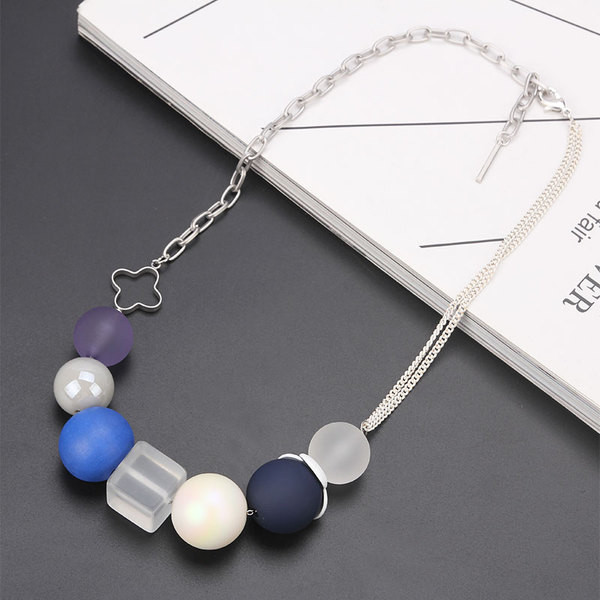 Γυναικείο κομψό κολιέ με μεγάλες πέτρες σε ματ χρώμα