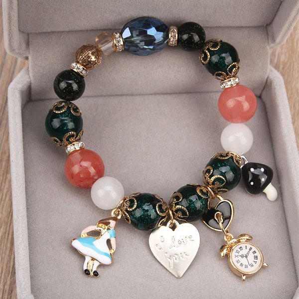 Γυναικείο βραχιόλι με χάντρες και μεταλλικά μενταγιόν σε τρία χρώματα