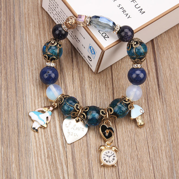 Γυναικείο βραχιόλι με χάντρες και μεταλλικά μενταγιόν σε τρία χρώματα