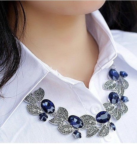 Colier elegant de dama cu cristale si pietre