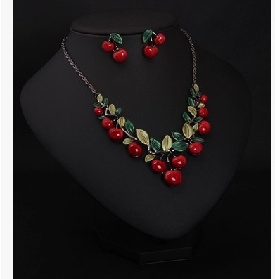Női ékszer kétrészes nyaklánc és fülbevaló cseresznye formájú