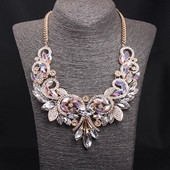 Γυναικείο κολιέ από κρύσταλλο και πολύτιμος λίθος
