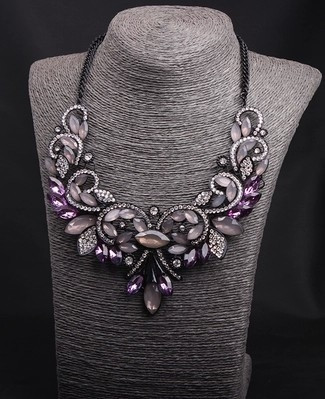 Γυναικείο κολιέ από κρύσταλλο και πολύτιμος λίθος