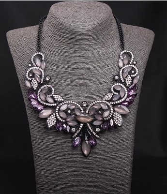 Γυναικείο κολιέ από κρύσταλλο και πολύτιμος λίθος