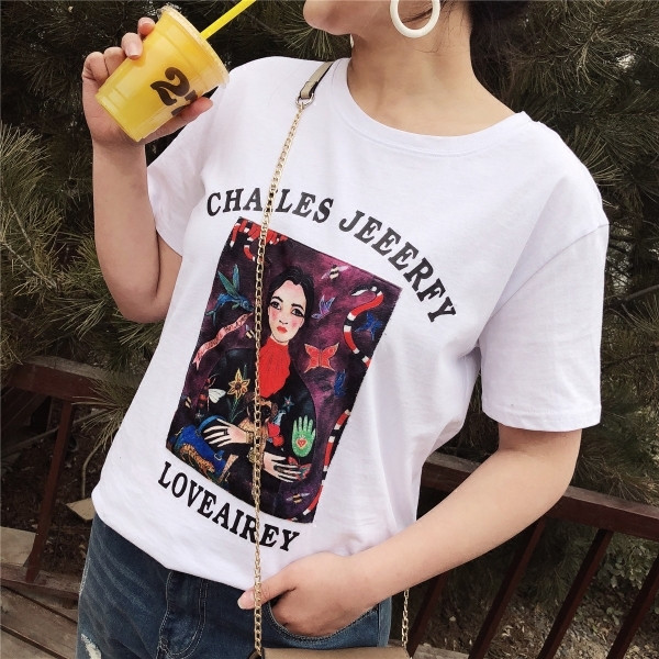 Γυναικεία T-shirt MAXI μέγεθος σε λευκό με εφαρμογή