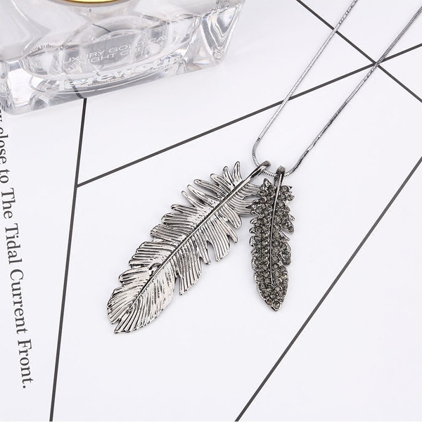 Női hosszú nyaklánc dupla medállal - Toll