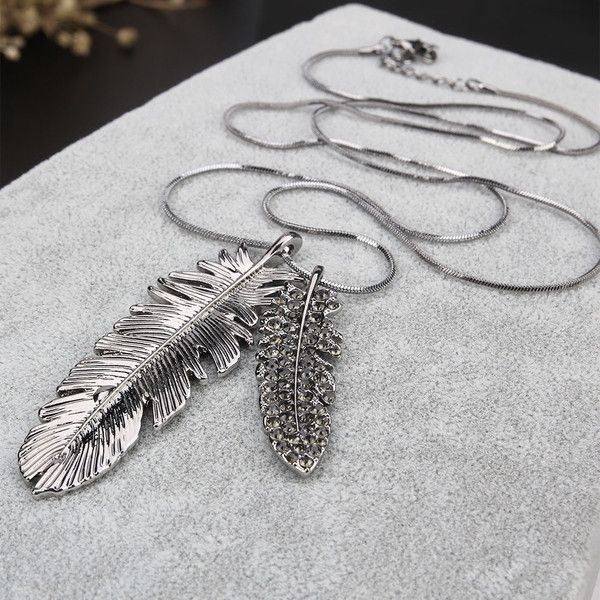 Női hosszú nyaklánc dupla medállal - Toll