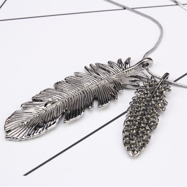 Női hosszú nyaklánc dupla medállal - Toll