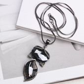 Colier de dama cu pandantiv din pietre in forma de vulpe