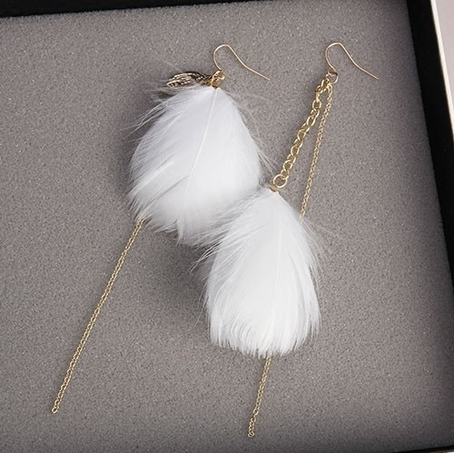 Γυναικεία σκουλαρίκια με φτερό και μαλακή αλυσίδα σε διάφορα χρώματα