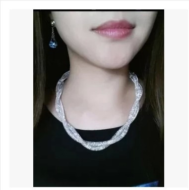 Γυναικείο κολιέ με κρύσταλλα σε τρία χρώματα