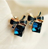 Elegáns fülbevaló - Ajándék színes kővel ellátott szalaggal