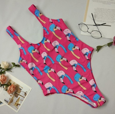 Κομψό, μοντέρνο μαύρο μαγιό με εκτύπωση