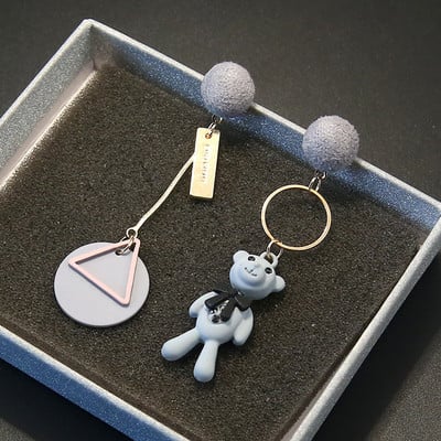 Γυναικεία διαφορετικά σκουλαρίκια σε ροζ και μπλε χρώμα